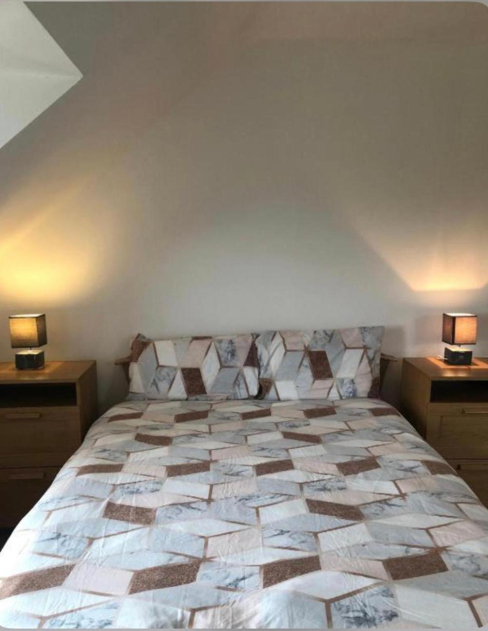 Four Seasons House Bed & Breakfast Милфорд Екстериор снимка